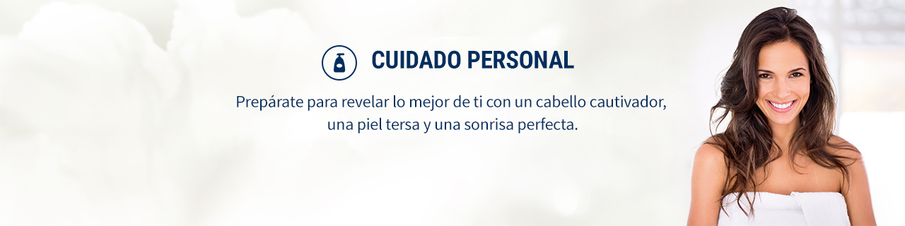 Mujer sonriendo envuelta en toalla blanca con una piel saludable y con su cabello suelto. Conoce y compra los productos Amway para el cuerpo, dientes y cabello.